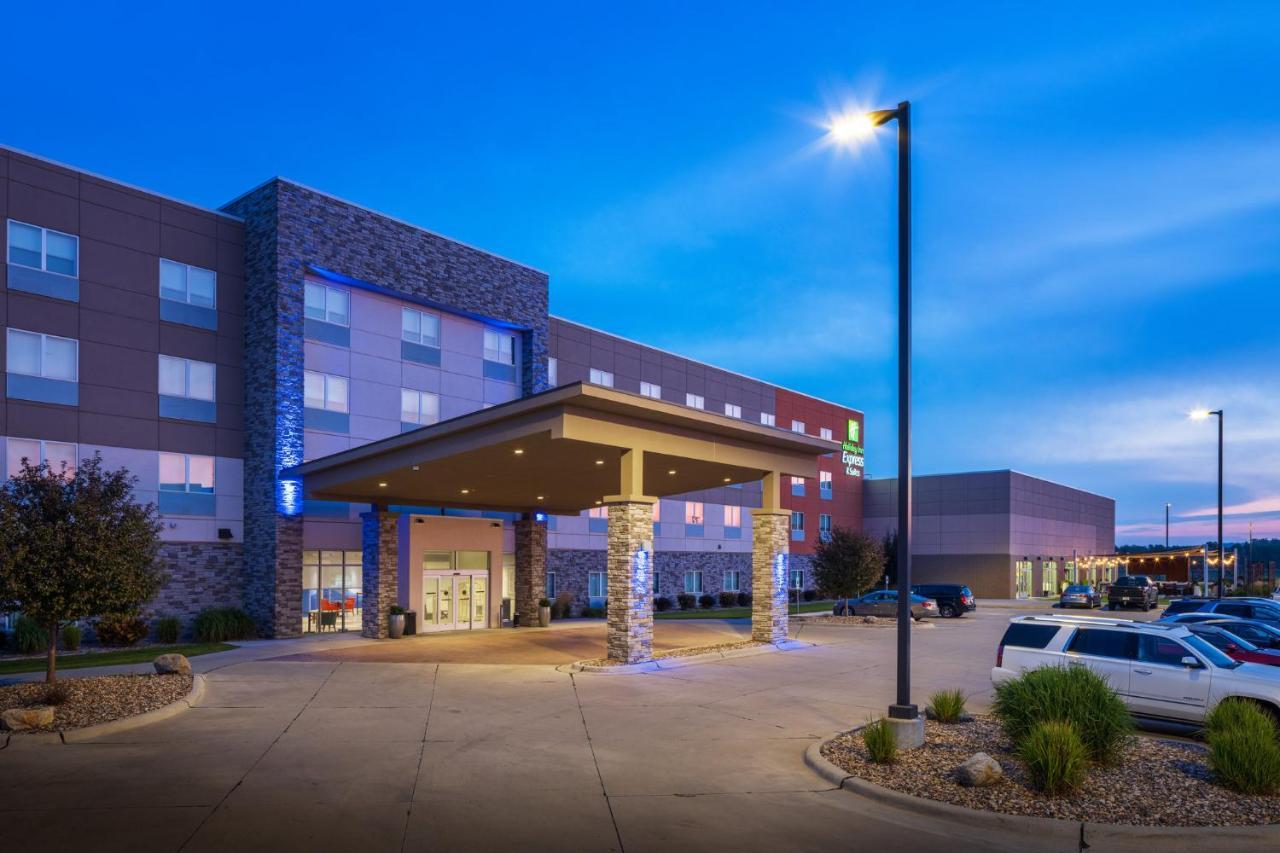 Holiday Inn Express & Suites Sioux City North - Event Center By Ihg Dakota Dunes Exterior photo