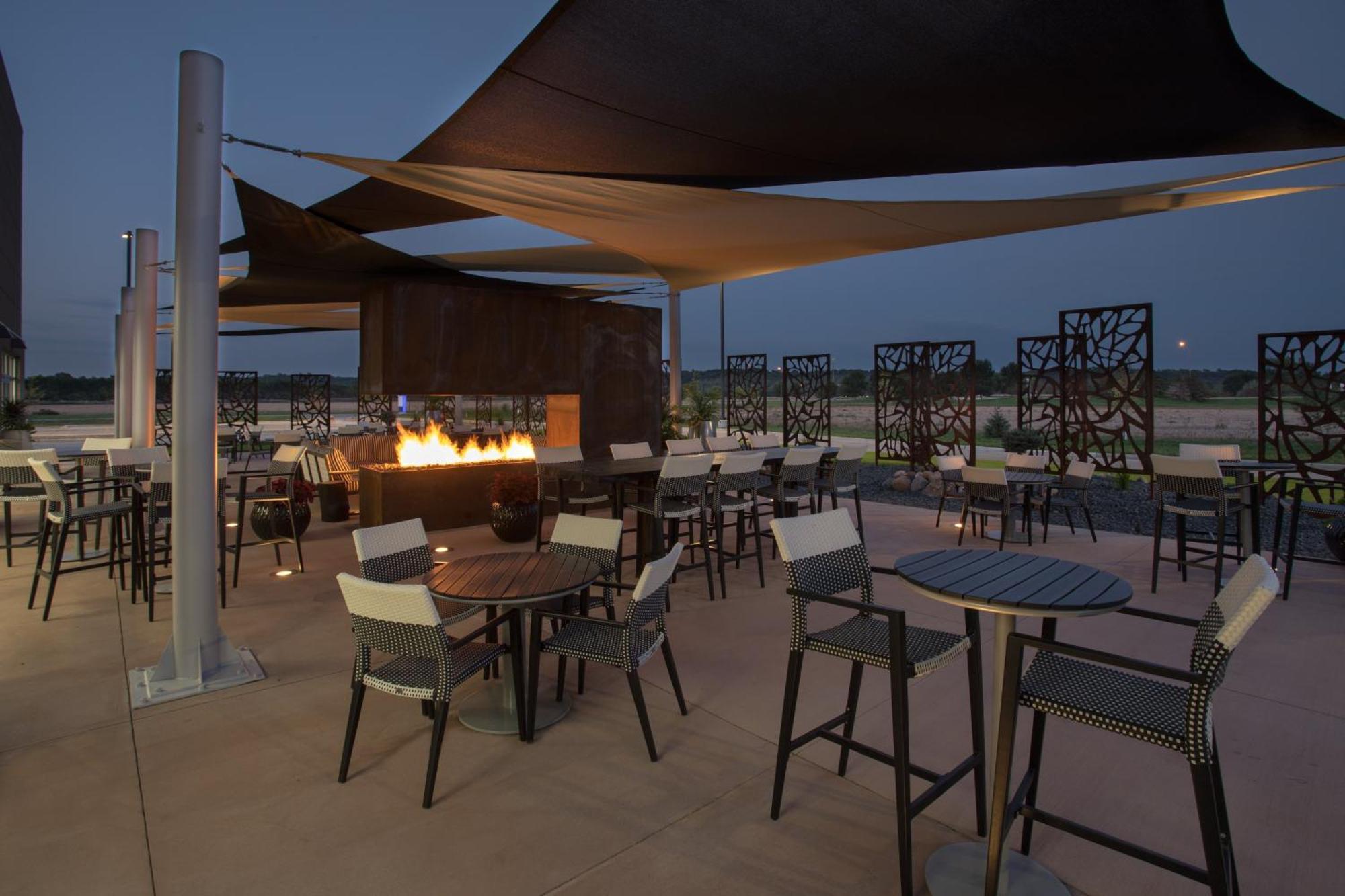 Holiday Inn Express & Suites Sioux City North - Event Center By Ihg Dakota Dunes Exterior photo